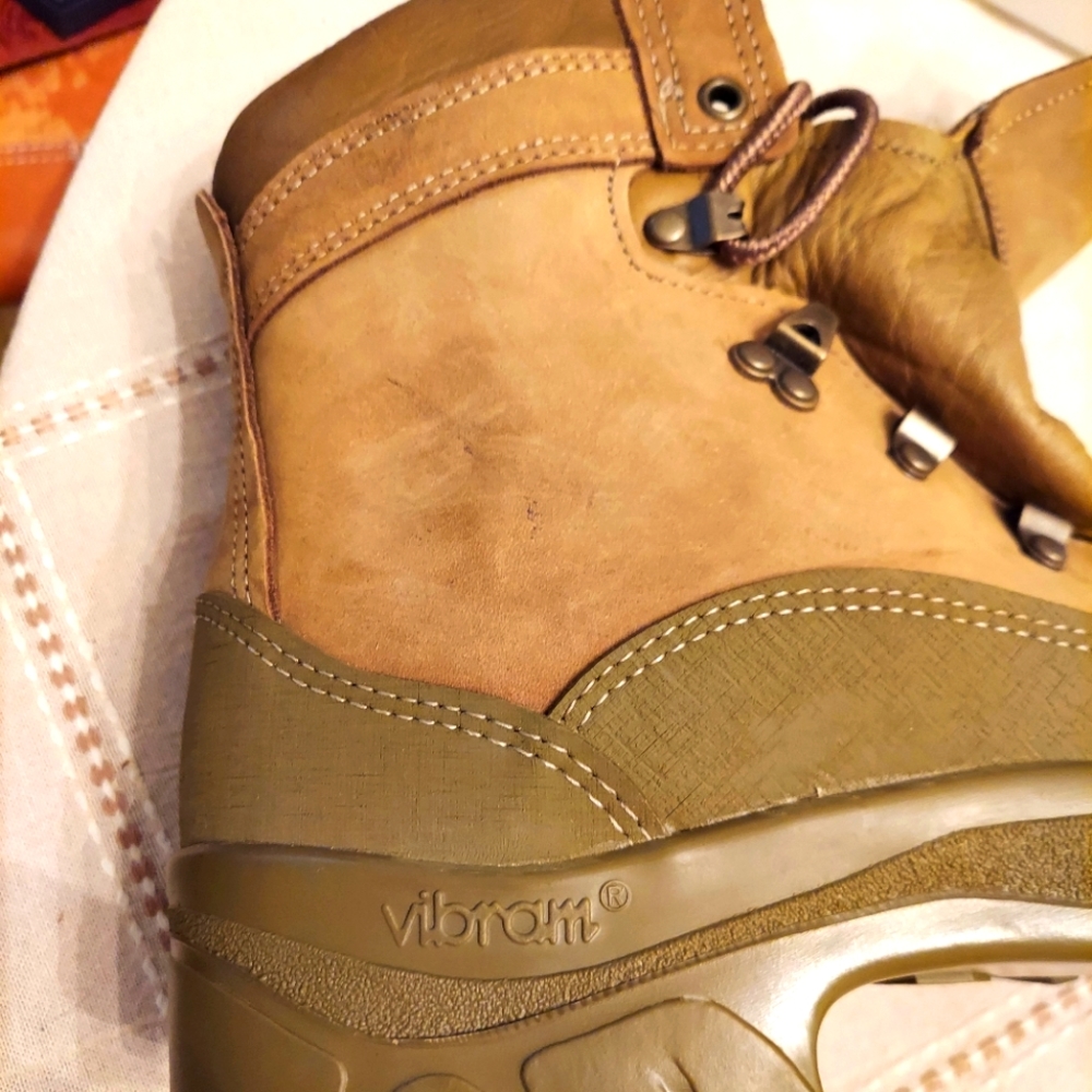 Belleville MCB 950 tan size 9 NEW